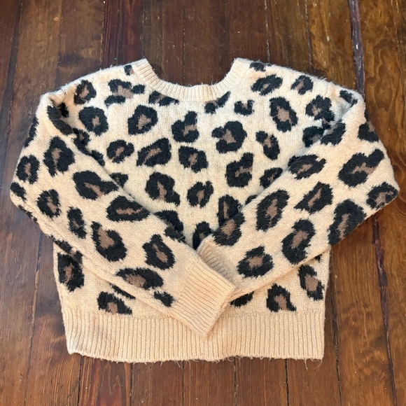 PINK Victoria's Secret Sweaters - Pink Victoria’s Secret cheetah print fuzzy sweater size M